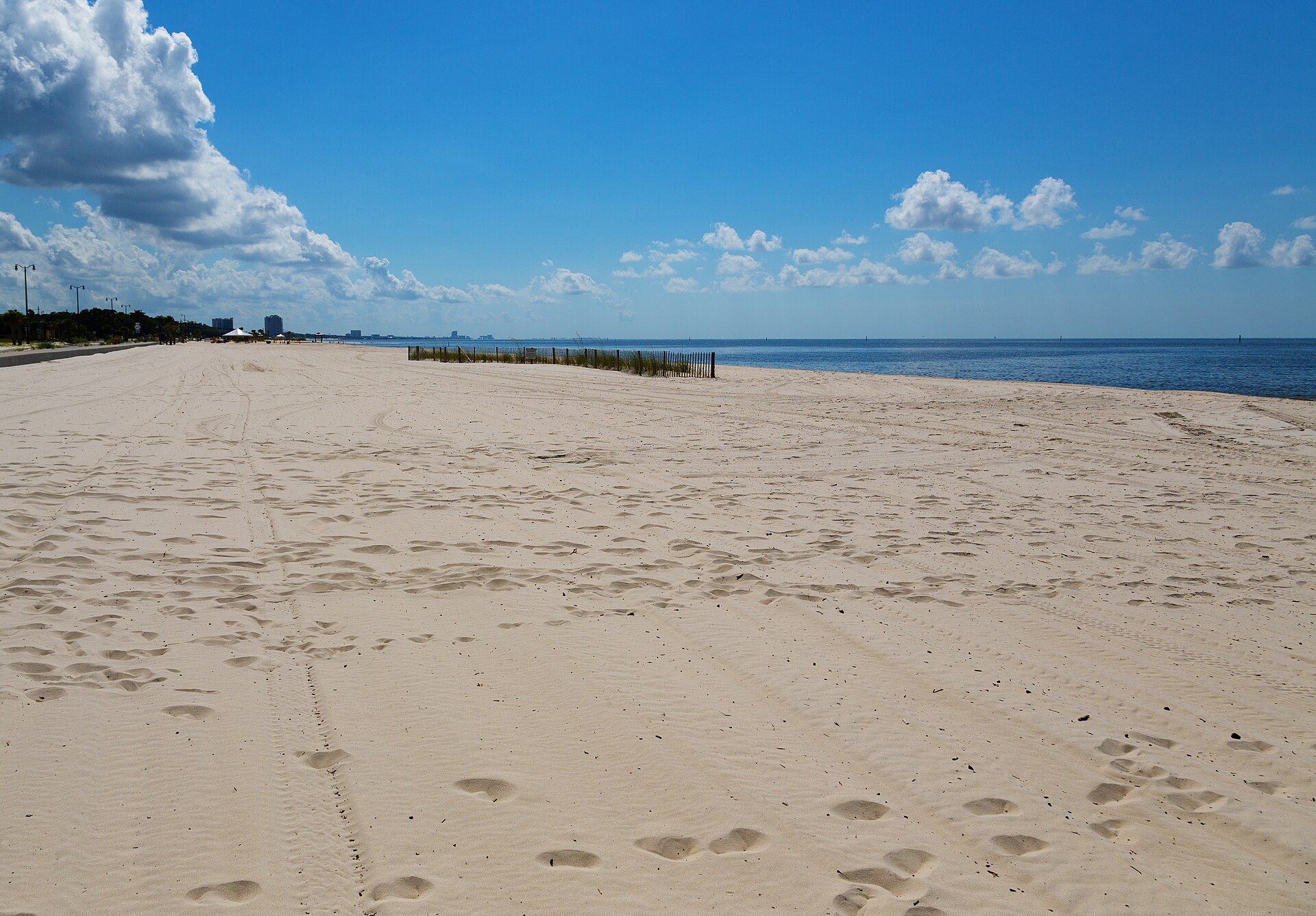 White sand beach on the Mississippi Gulf Coast at Gulfport